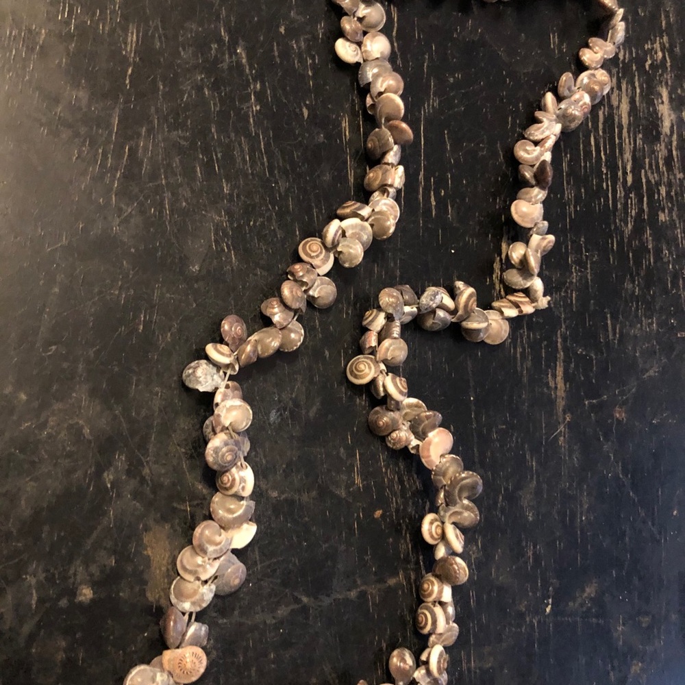 Shell necklace - Picture 2 of 3
